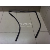 Уплотнитель стекла двери Toyota Highlander II (2007 - 2013) 6814248040