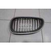 Решетка радиатора левая BMW 5-serie E60/E61 (2003 - 2009) 51137065701