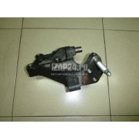 Кронштейн двигателя правый Toyota Avensis III (2009 - ) 1231526020