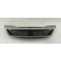 Решетка радиатора Renault Laguna II (2000-2007) 2002 8200012581