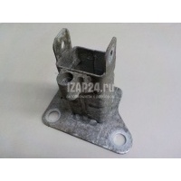 Кронштейн усилителя переднего бампера правый Renault Megane II (2003 - 2009) 8200011107