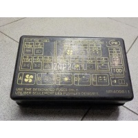 Крышка блока предохранителей Mitsubishi Pajero/Montero Sport (K9) (1997 - 2008) MR409811
