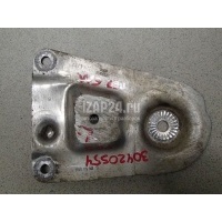 Кронштейн передней балки VAG Superb (2002 - 2008) 8D0399541B