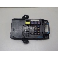 Блок предохранителей Toyota Avensis I (1997 - 2003) 8273005010