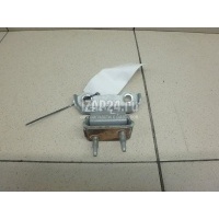 Петля двери багажника Toyota RX 300/330/350/400h (2003 - 2009) 6881048010