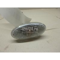 Повторитель на крыло белый Mazda BT-50 (2006 - 2012) UR5651120