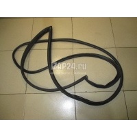 Уплотнитель двери Mitsubishi Pajero/Montero III (V6, V7) (2000 - 2006) MR437161