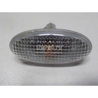 Повторитель на крыло белый Mazda Mazda 2 (DE) (2007 - 2014) GJ6A51120E