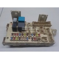 Блок предохранителей Toyota Avensis II (2003 - 2008) 8273005050