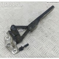 Петля капота левая Volkswagen Passat B6 2007 3C0823301E