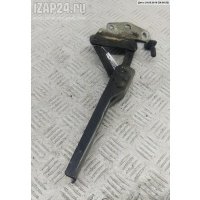 Петля (кронштейн) капота Правая Volkswagen Passat B6 2007 3C0823302E