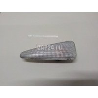 Повторитель на крыло правый белый Renault Sandero (2009 - 2014) 8200602765