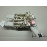Блок предохранителей Toyota Auris (E15) (2006 - 2012) 8273002510
