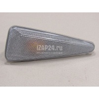 Повторитель на крыло правый белый Renault Sandero (2009 - 2014) 8200602765