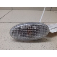 Повторитель на крыло белый Mazda Mazda 2 (DE) (2007 - 2014) GJ6A51120E