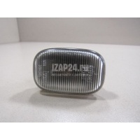 Повторитель на крыло белый Toyota Corolla E12 (2001 - 2007) 8173002023