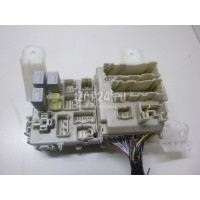 Блок предохранителей Toyota Corolla E12 (2001 - 2007) 8273012160