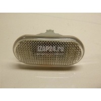 Повторитель на крыло белый Nissan Micra (K12E) (2002 - 2010) 26160AX001