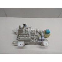 Блок предохранителей Toyota Corolla E12 (2001 - 2007) 8273012160