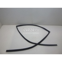 Уплотнитель стекла двери Toyota Highlander II (2007 - 2013) 6814248040
