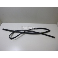 Уплотнитель стекла двери Toyota Auris (E15) (2006 - 2012) 6814102110