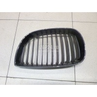 Решетка радиатора левая BMW 1-serie E87/E81 (2004 - 2011) 51137077129