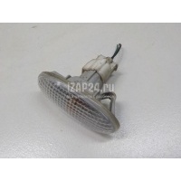 Повторитель на крыло белый Mazda Mazda 2 (DE) (2007 - 2014) GJ6A51120B