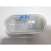 Повторитель на крыло белый Nissan Micra (K12E) (2002 - 2010) 26160AX001