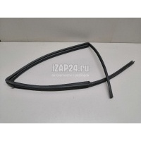 Уплотнитель стекла двери Suzuki SX4 2013 8367561M00