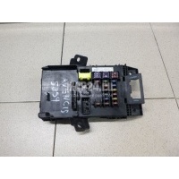 Блок предохранителей Toyota Avensis I (1997 - 2003) 8273005010