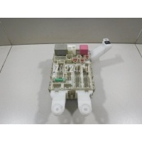 Блок предохранителей Toyota Auris (E15) (2006 - 2012) 8273012510