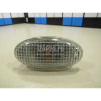 Повторитель на крыло белый Mazda Mazda 2 (DE) (2007 - 2014) GJ6A51120E