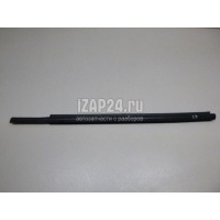 Накладка стекла заднего левого Suzuki Swift (2011 - 2017) 8384168L00