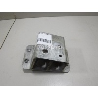 Кронштейн усилителя заднего бампера правый Toyota RAV 4 (2000 - 2005) 5832342010