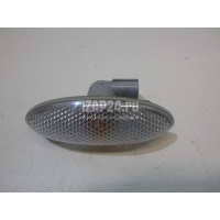 Повторитель на крыло белый Toyota Auris (E15) (2006 - 2012) 8173002080