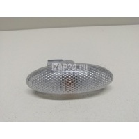Повторитель на крыло белый Toyota Auris (E15) (2006 - 2012) 8173002080