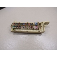 Блок предохранителей Mazda MPV II (LW) (1999 - 2006) LC6266730E