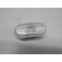 Повторитель на крыло белый Renault Clio II/Symbol (1998 - 2008) 8200394531