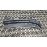 Накладка декоративная (дождевик) перед. правая Ford Ka 1996-2008 2001 1429332