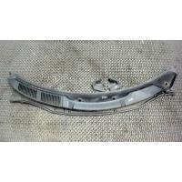 Накладка декоративная (дождевик) перед. Renault Scenic 2003-2009 8200136789
