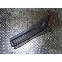Накладка декоративная (дождевик) перед. левая Honda Element 2003 74210-SCV-A00