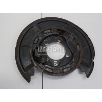 Щит опорный задний правый Toyota Verso (2009 - 2018) 465030F040