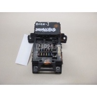 Блок предохранителей Toyota Avensis I (1997 - 2003) 8273005010