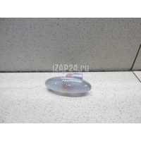 Повторитель на крыло белый Toyota Auris (E15) (2006 - 2012) 8173002080