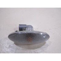 Повторитель на крыло белый Toyota Auris (E15) (2006 - 2012) 8173002080