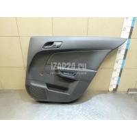 Обшивка двери задней правой GM Astra H / Family (2004 - 2015) 13153918