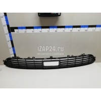 Решетка в бампер центральная Nissan QX56/QX80 (Z62) (2010 - ) 622561LA0C