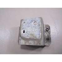 Кронштейн усилителя заднего бампера правый Toyota RAV 4 (2000 - 2005) 5832342010