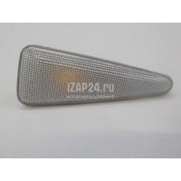 Повторитель на крыло правый белый Renault Sandero (2009 - 2014) 8200602765