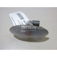 Повторитель на крыло белый Toyota Auris (E15) (2006 - 2012) 8173002080